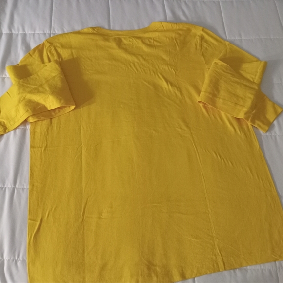 Nike Tee T-Shirt Mens XL Yellow Pullover Long Sleeve Swoosh Logo Crewneck Adult - Picture 2 of 3